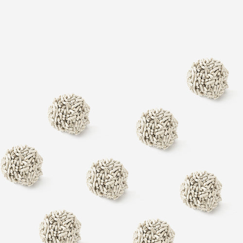 Carbon molecule blending cat litter image 2